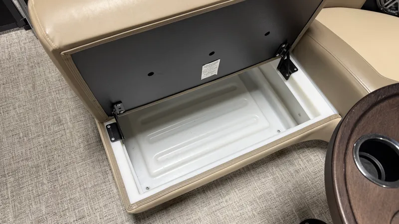 Slide: The Image of Premier 230 SUNSATION TRITOON 2025 - 69