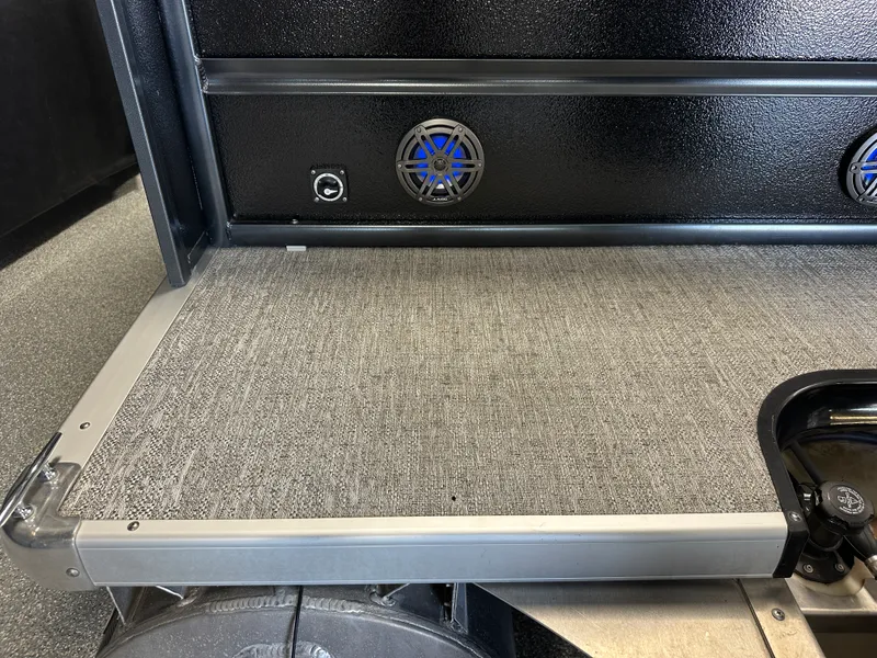 Slide: The Image of Premier 230 SUNSATION TRITOON 2024 - 15
