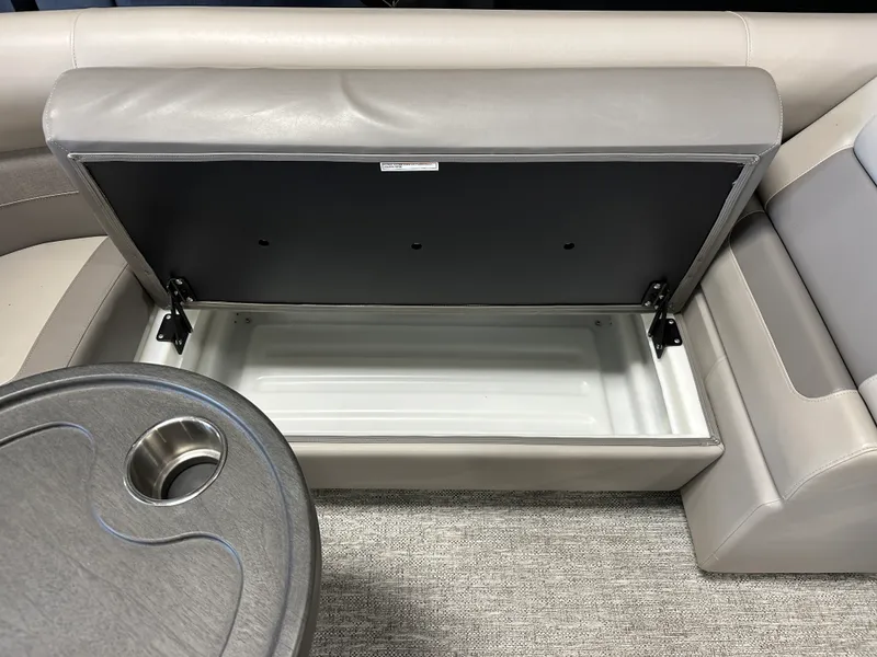 Slide: The Image of Premier 230 SUNSATION TRITOON 2024 - 31