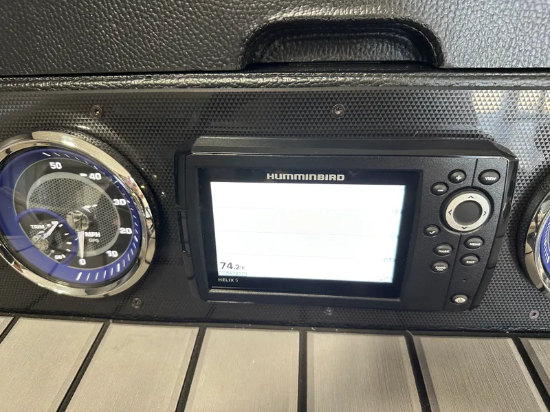 Slide: The Image of Premier 230 SUNSATION TRITOON 2024 - 43