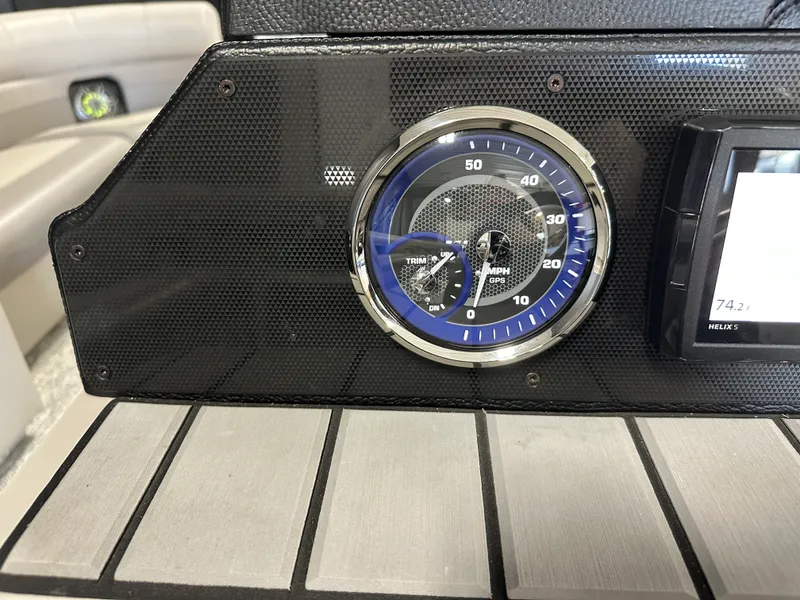 Slide: The Image of Premier 230 SUNSATION TRITOON 2024 - 44