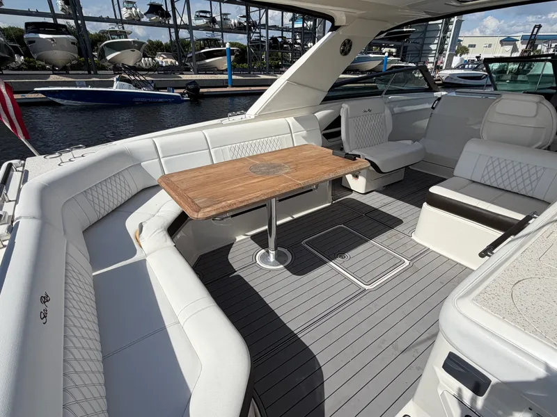 Slide: The Image of Sea Ray 400 SLX OB 2020 - 10