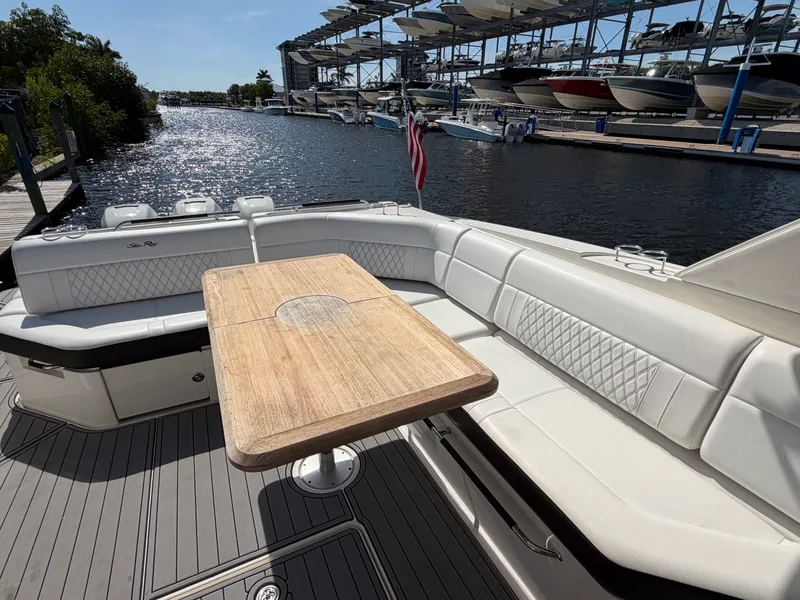 Slide: The Image of Sea Ray 400 SLX OB 2020 - 11