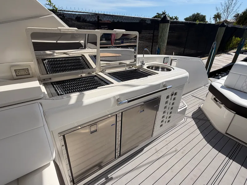 Slide: The Image of Sea Ray 400 SLX OB 2020 - 14