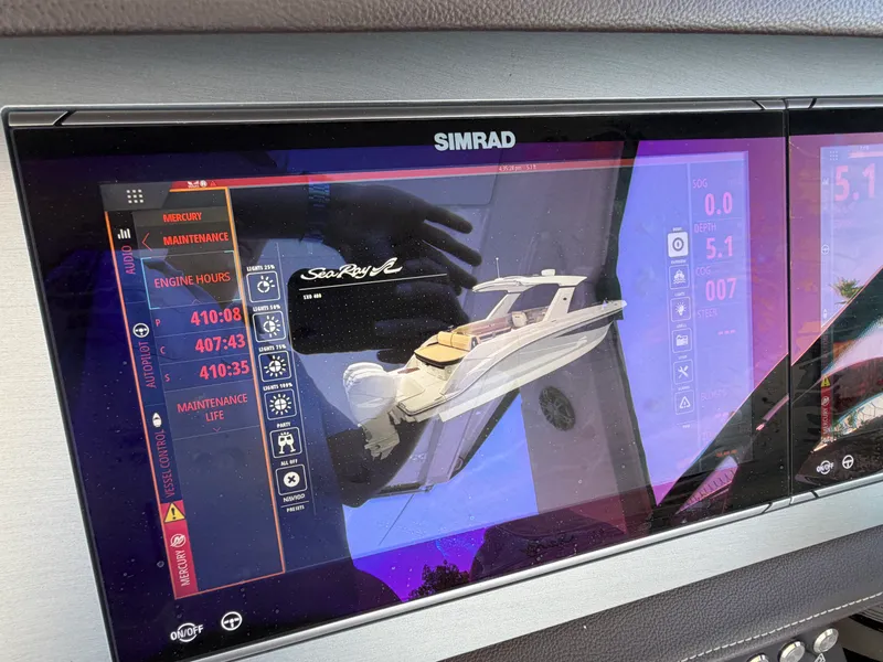 Slide: The Image of Sea Ray 400 SLX OB 2020 - 23