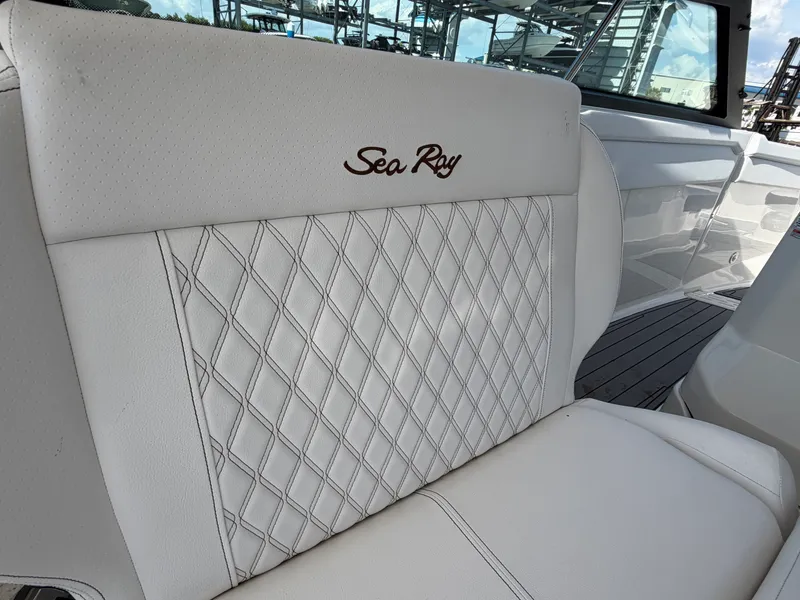 Slide: The Image of Sea Ray 400 SLX OB 2020 - 29