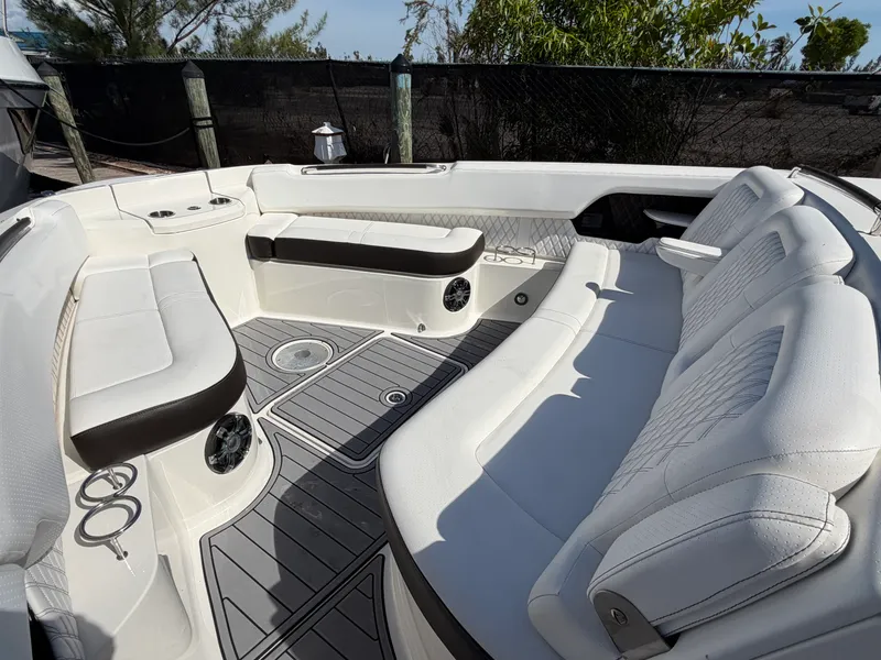 Slide: The Image of Sea Ray 400 SLX OB 2020 - 31