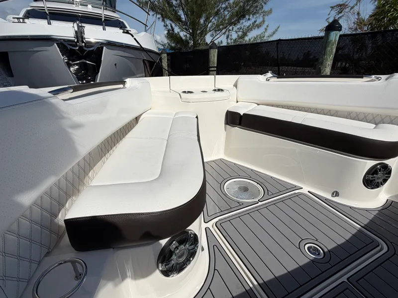 Slide: The Image of Sea Ray 400 SLX OB 2020 - 33