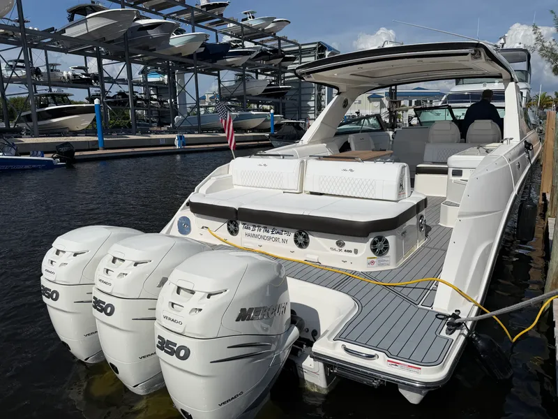 Slide: The Image of Sea Ray 400 SLX OB 2020 - 5