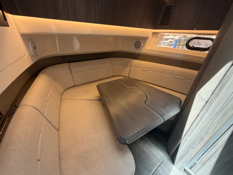 Slide: The Image of Sea Ray 400 SLX OB 2020 - 51