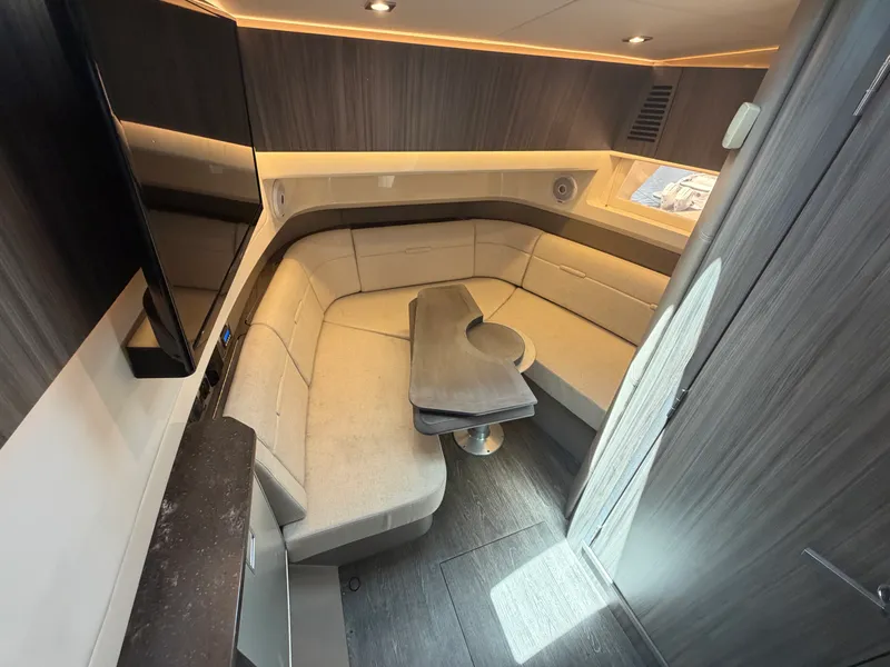 Slide: The Image of Sea Ray 400 SLX OB 2020 - 60
