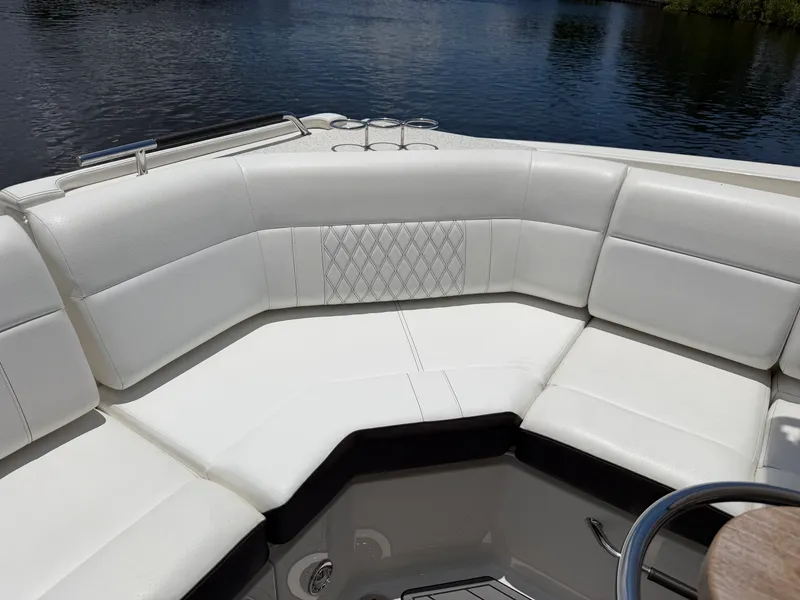Slide: The Image of Sea Ray 400 SLX OB 2020 - 19