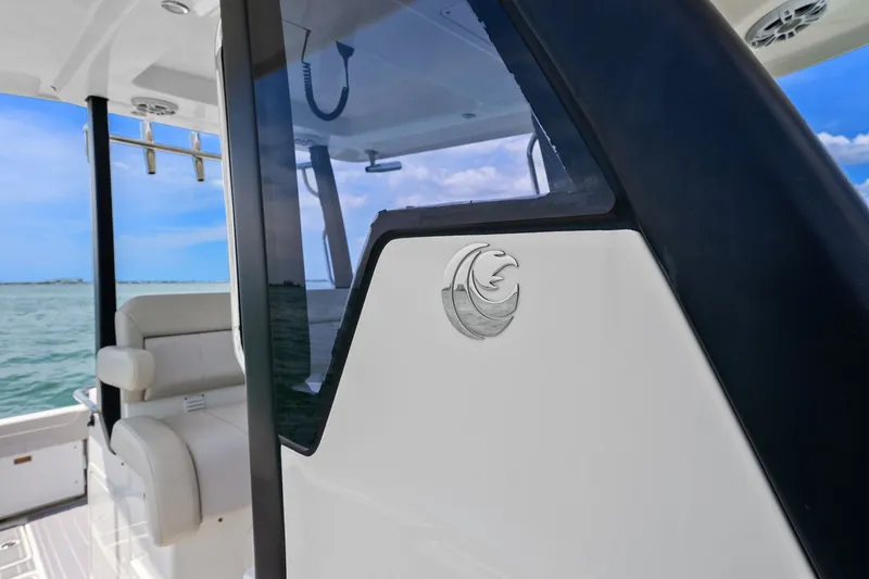 Slide: The Image of Aquila 28 MOLOKAI 2022 - 31