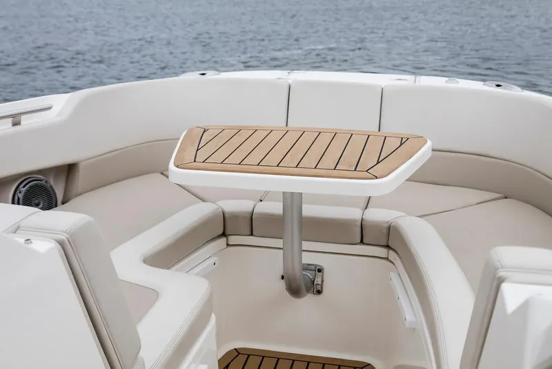 Slide: The Image of Boston Whaler 320 Vantage 2023 - 11