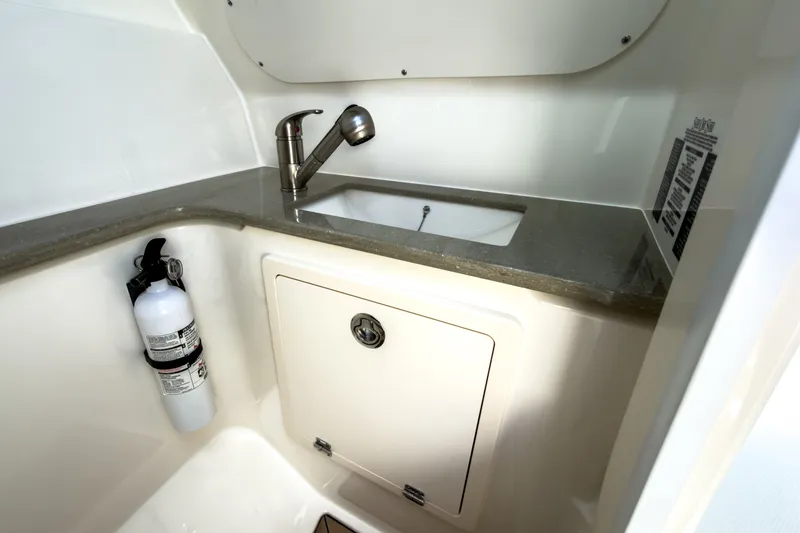 Slide: The Image of Boston Whaler 320 Vantage 2023 - 23