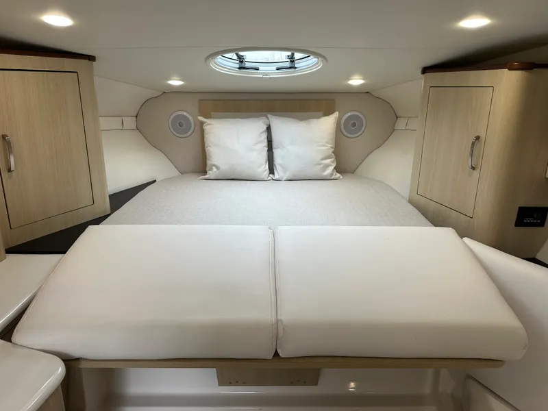 Slide: The Image of Regal 33 XO 2023 - 27