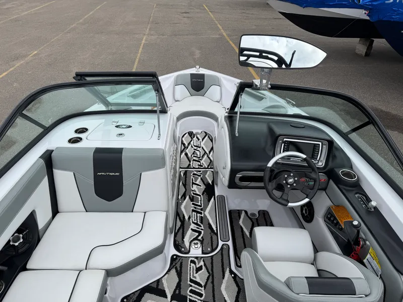 Slide: The Image of Nautique 210 SUPER AIR TE 2012 - 11