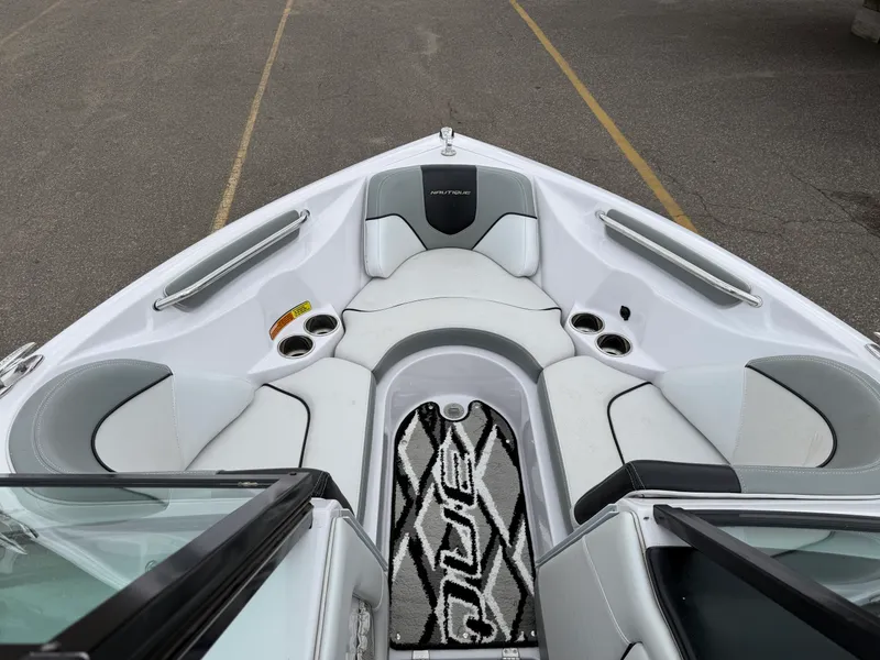 Slide: The Image of Nautique 210 SUPER AIR TE 2012 - 14
