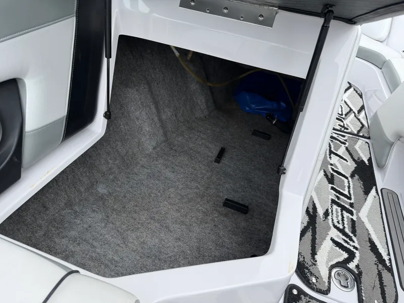 Slide: The Image of Nautique 210 SUPER AIR TE 2012 - 17