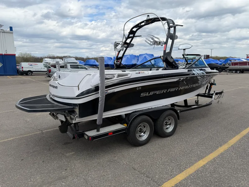 Slide: The Image of Nautique 210 SUPER AIR TE 2012 - 3