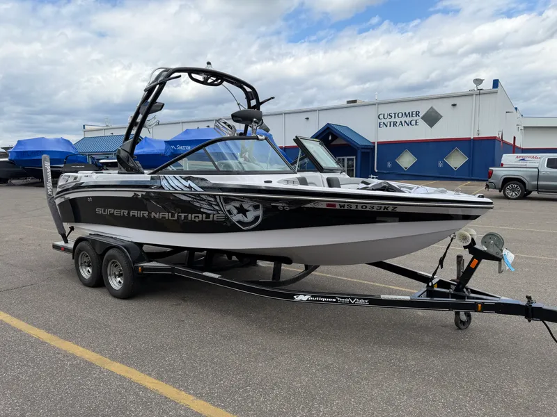 Slide: The Image of Nautique 210 SUPER AIR TE 2012 - 5