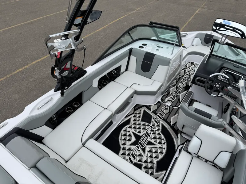 Slide: The Image of Nautique 210 SUPER AIR TE 2012 - 9