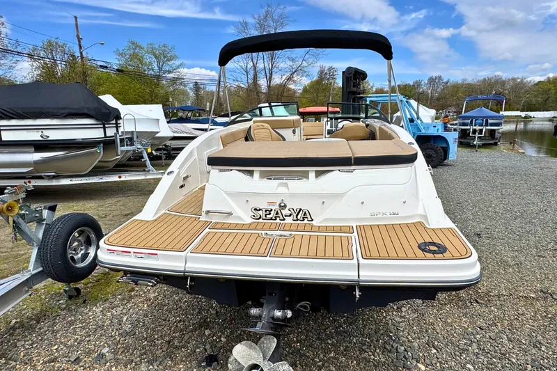 Slide: The Image of Sea Ray 230SPX 2021 - 2