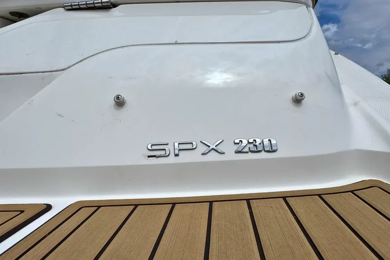 Slide: The Image of Sea Ray 230SPX 2021 - 3