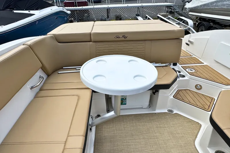 Slide: The Image of Sea Ray 230SPX 2021 - 8