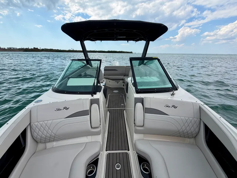 Slide: The Image of Sea Ray 260 SLX OB 2023 - 11