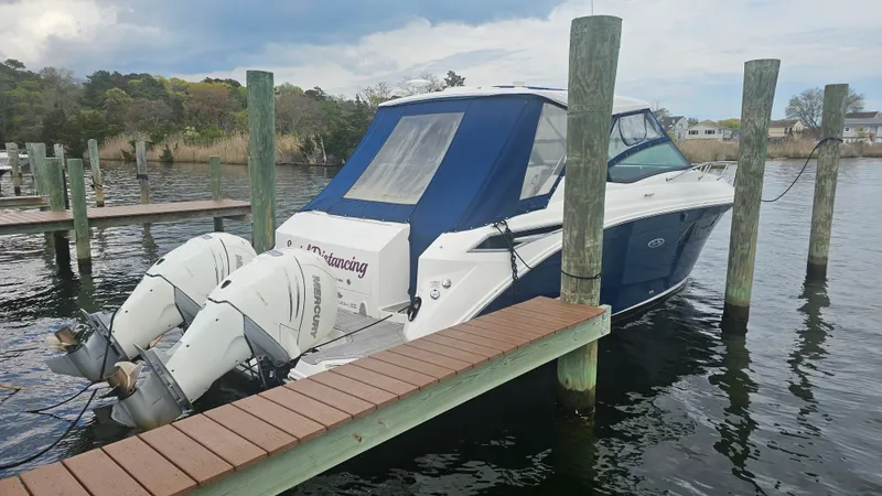 Slide: The Image of Sea Ray 320 SUNDANCER OB 2020 - 3
