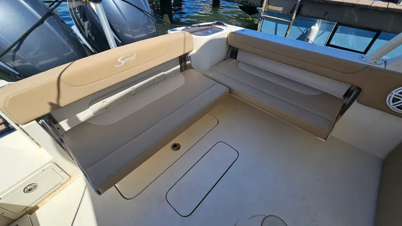 Slide: The Image of Scout 255 DORADO 2020 - 6