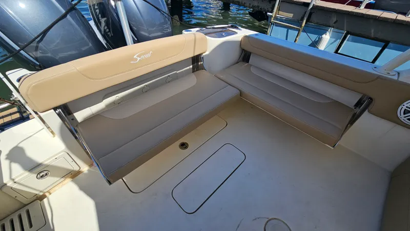 Slide: The Image of Scout 255 DORADO 2020 - 7