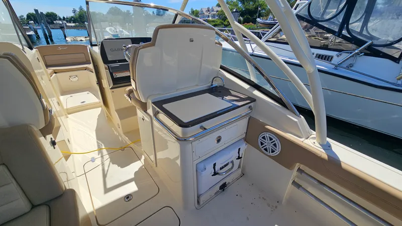 Slide: The Image of Scout 255 DORADO 2020 - 11