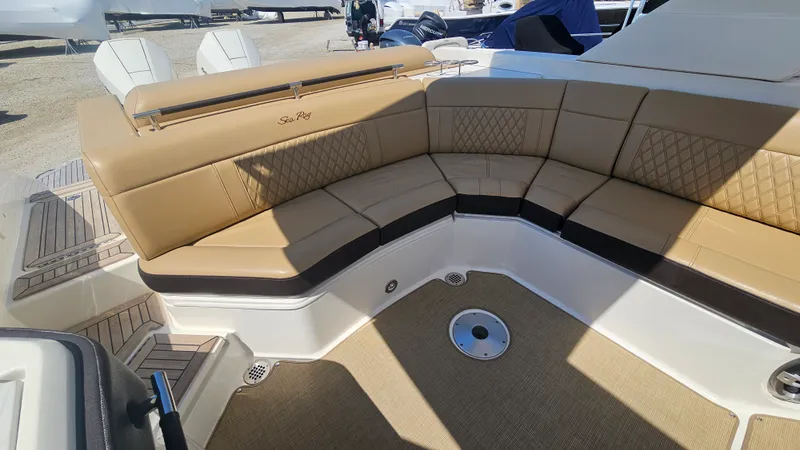 Slide: The Image of Sea Ray 310 SLX OB 2023 - 18