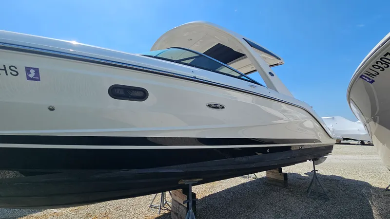 Slide: The Image of Sea Ray 310 SLX OB 2023 - 5