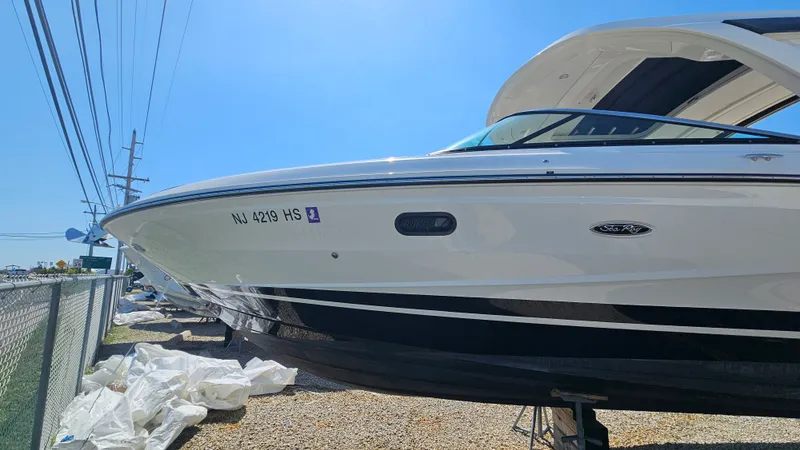 Slide: The Image of Sea Ray 310 SLX OB 2023 - 6