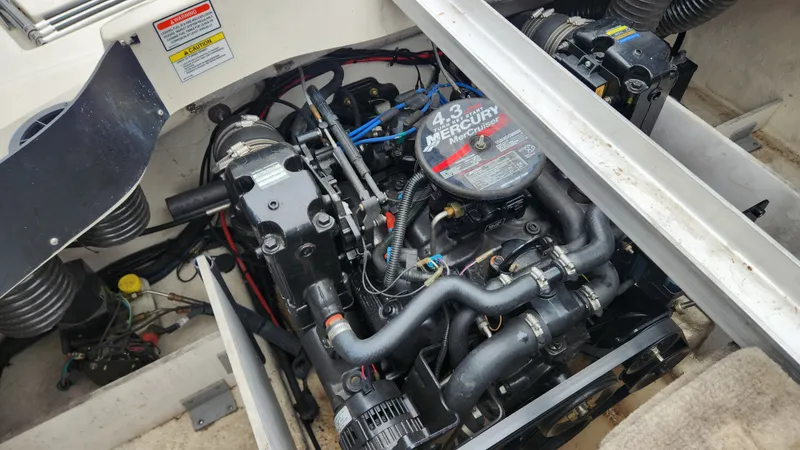 Slide: The Image of Sea Ray 195 SPORT 2006 - 20
