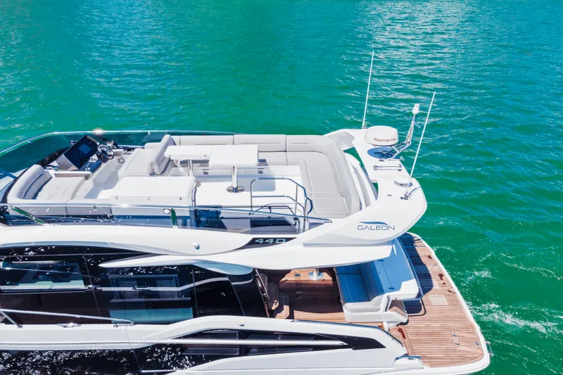 Slide: The Image of Galeon 440 FLY 2025 - 10