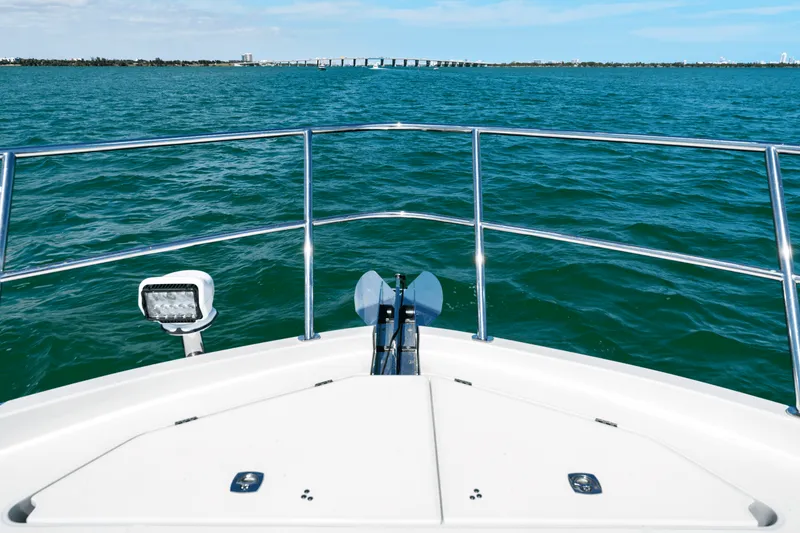 Slide: The Image of Galeon 440 FLY 2025 - 17