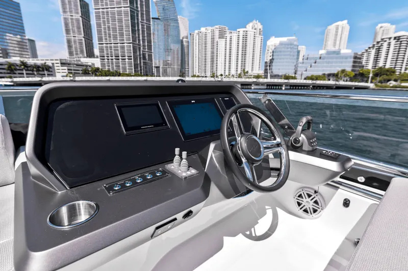 Slide: The Image of Galeon 440 FLY 2025 - 20