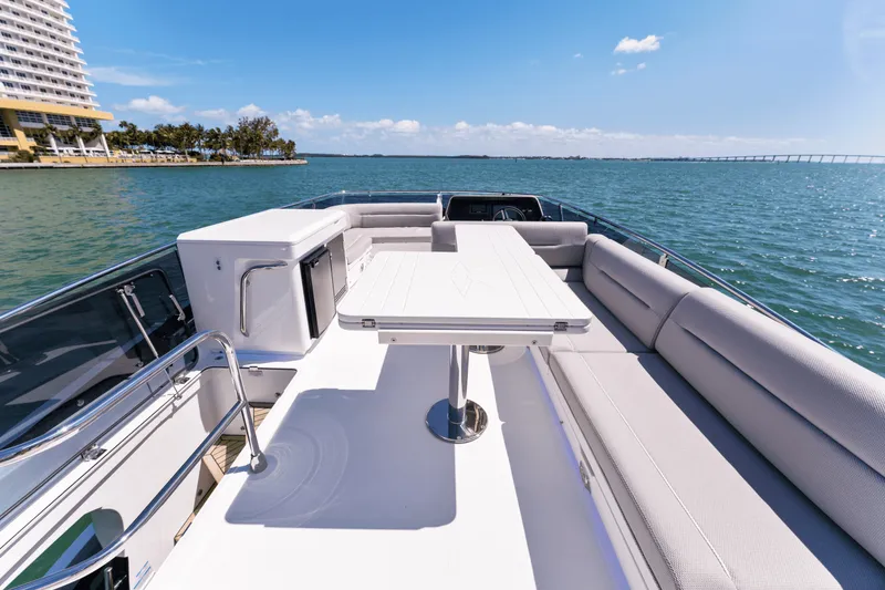 Slide: The Image of Galeon 440 FLY 2025 - 22