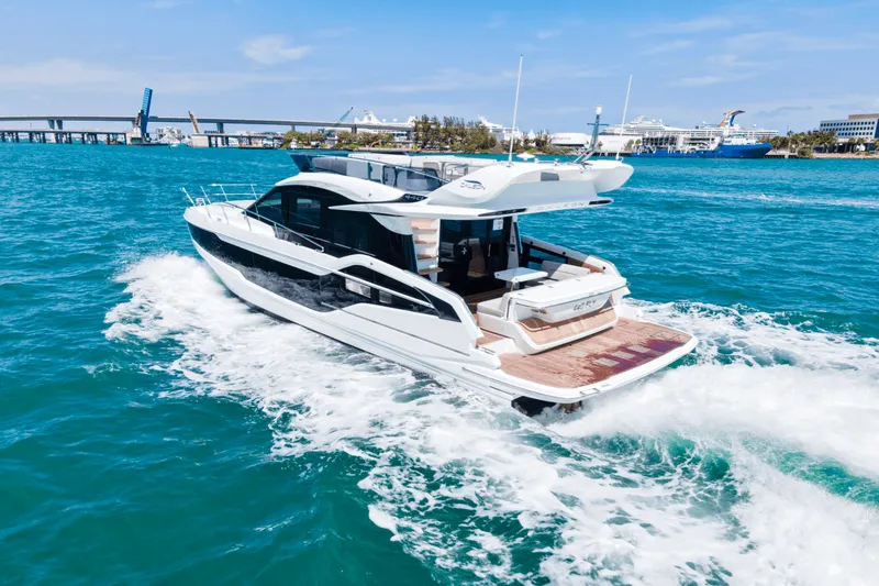 Slide: The Image of Galeon 440 FLY 2025 - 4