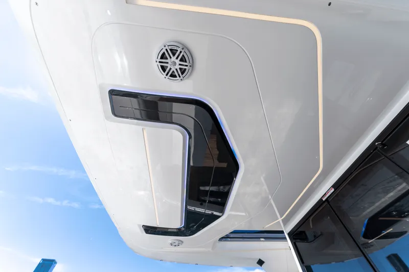 Slide: The Image of Galeon 440 FLY 2025 - 40