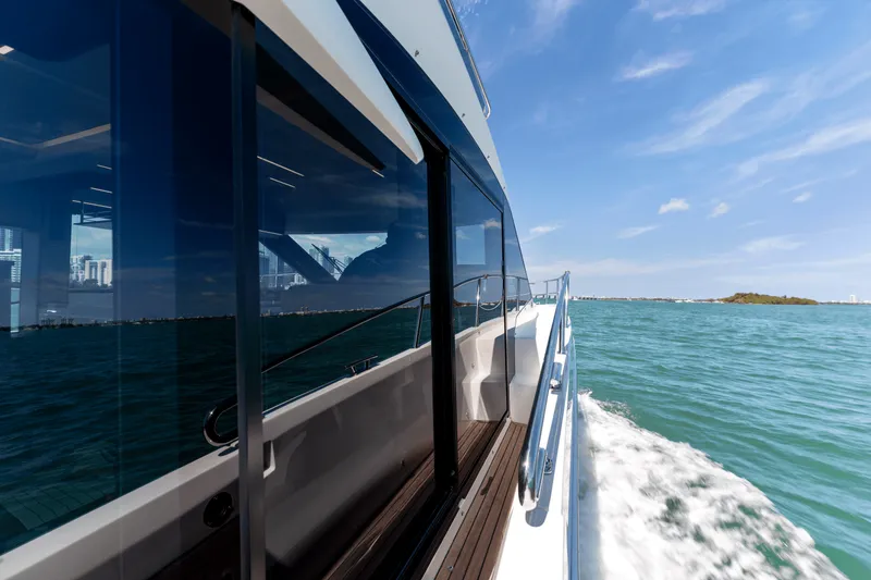 Slide: The Image of Galeon 440 FLY 2025 - 41