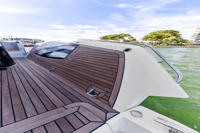 Slide: The Image of Galeon 440 FLY 2025 - 42