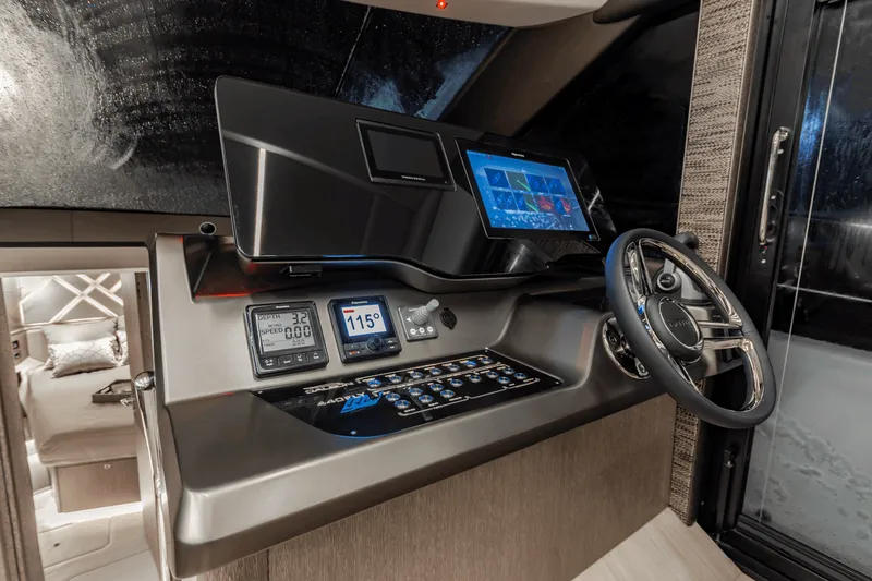 Slide: The Image of Galeon 440 FLY 2025 - 47