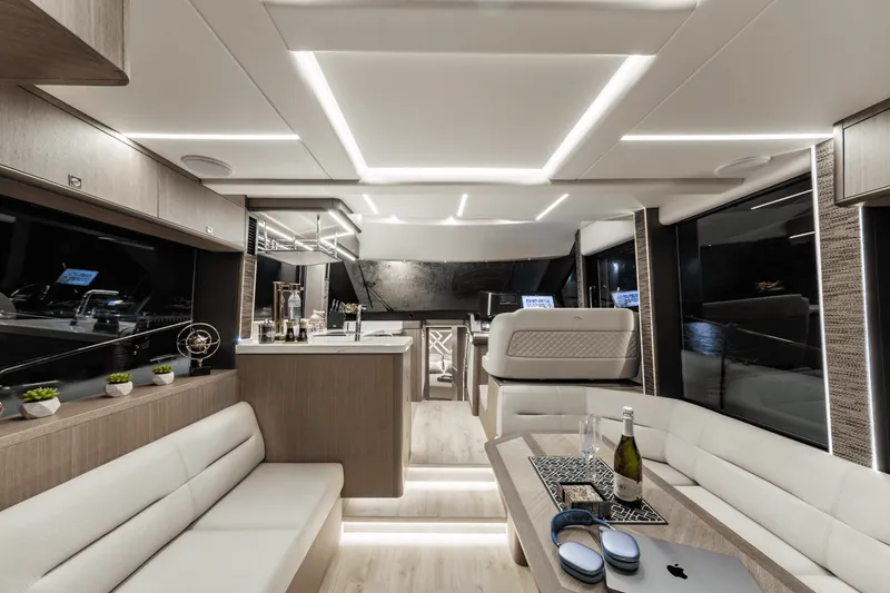 Slide: The Image of Galeon 440 FLY 2025 - 53