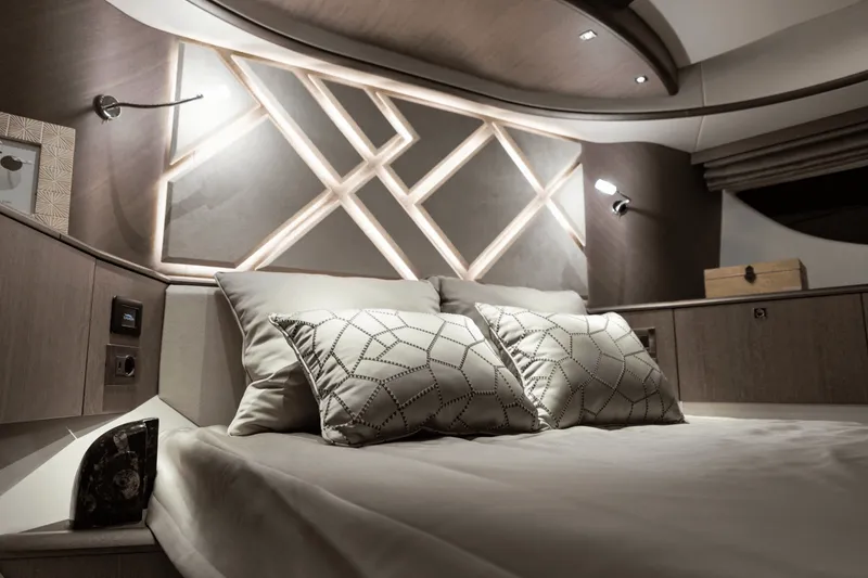 Slide: The Image of Galeon 440 FLY 2025 - 62