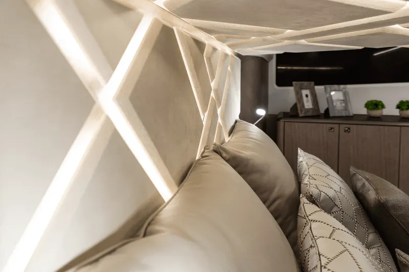 Slide: The Image of Galeon 440 FLY 2025 - 64